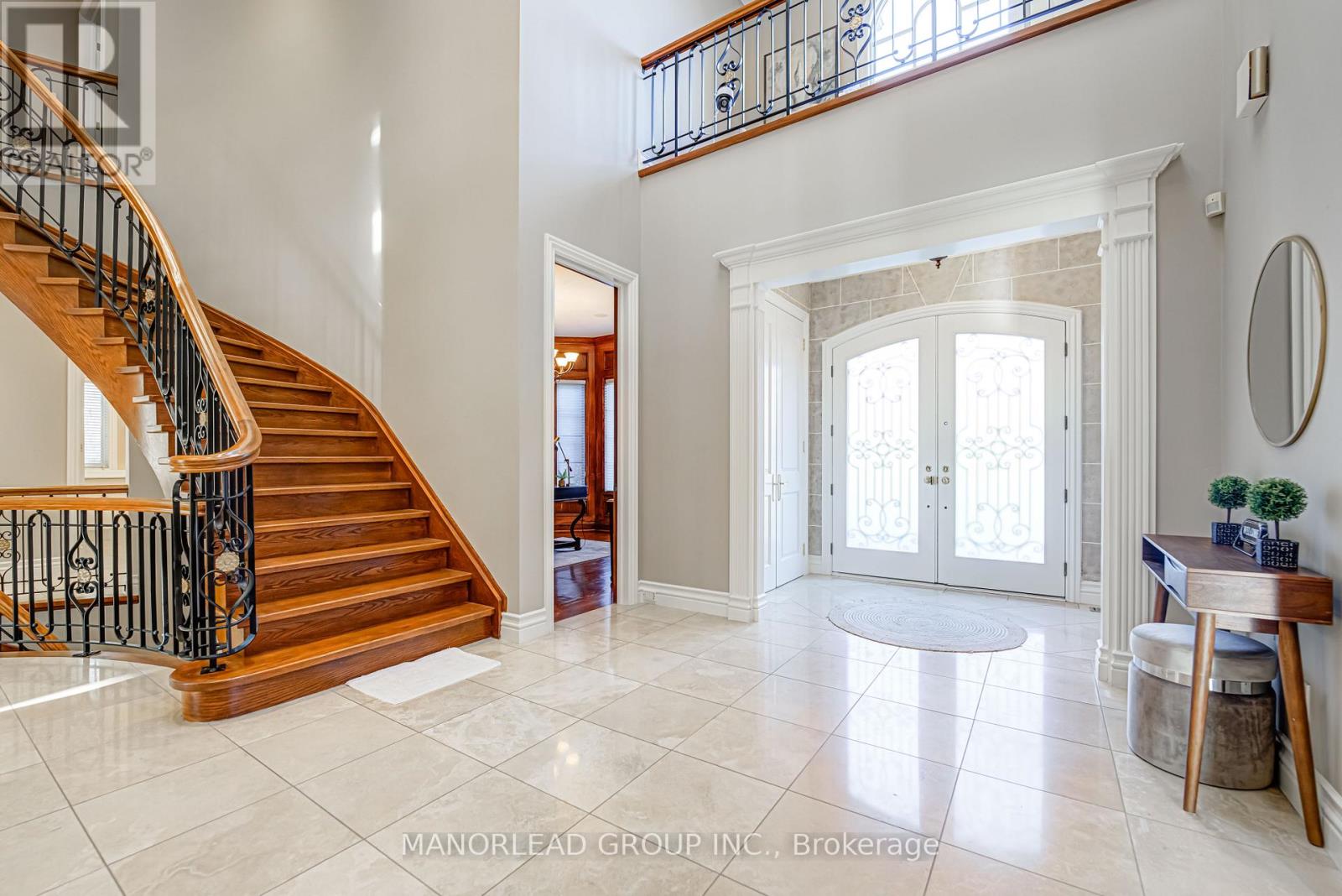 Photo 10 of 87 Arnold Avenue, Vaughan ON