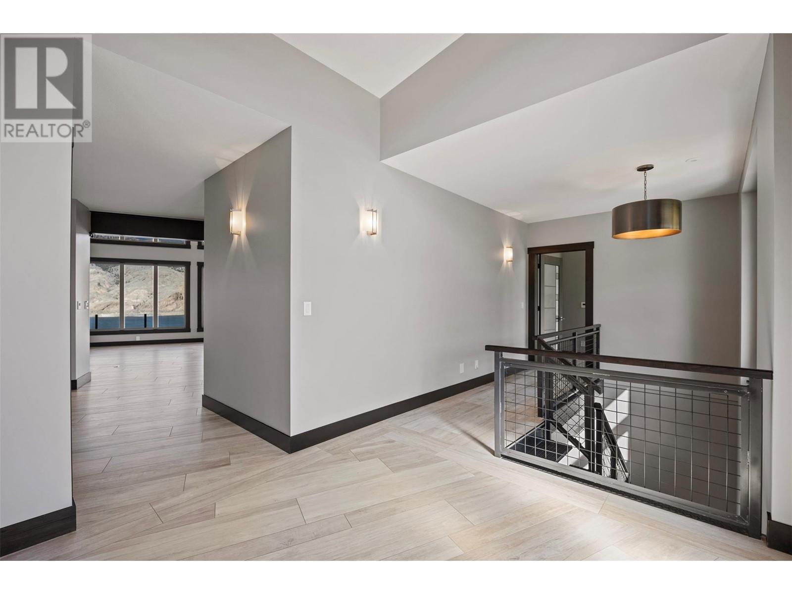 Photo 10 of 265 Holloway Drive, Kamloops BC