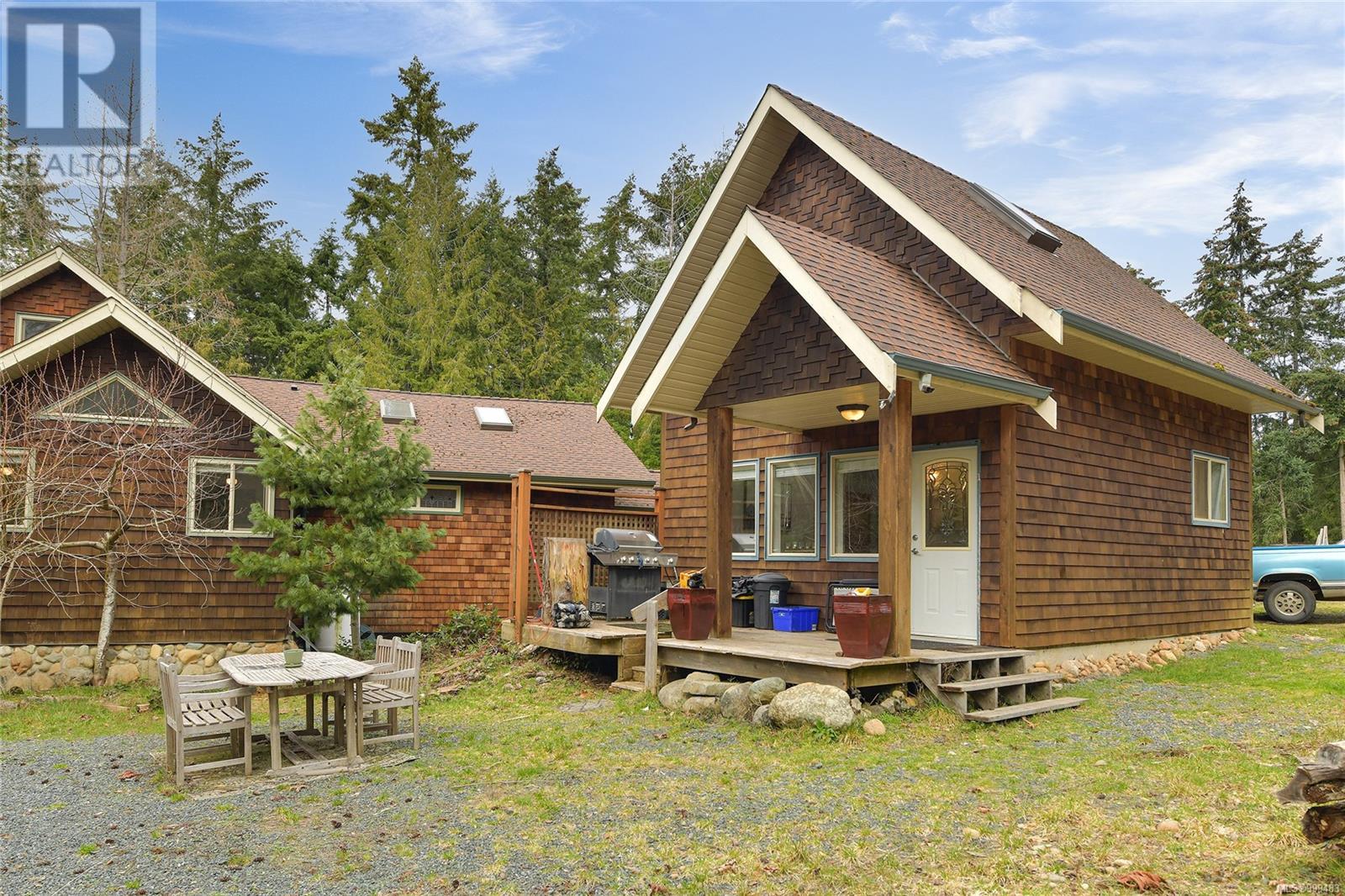  300 BONSAI Place, Qualicum Beach
