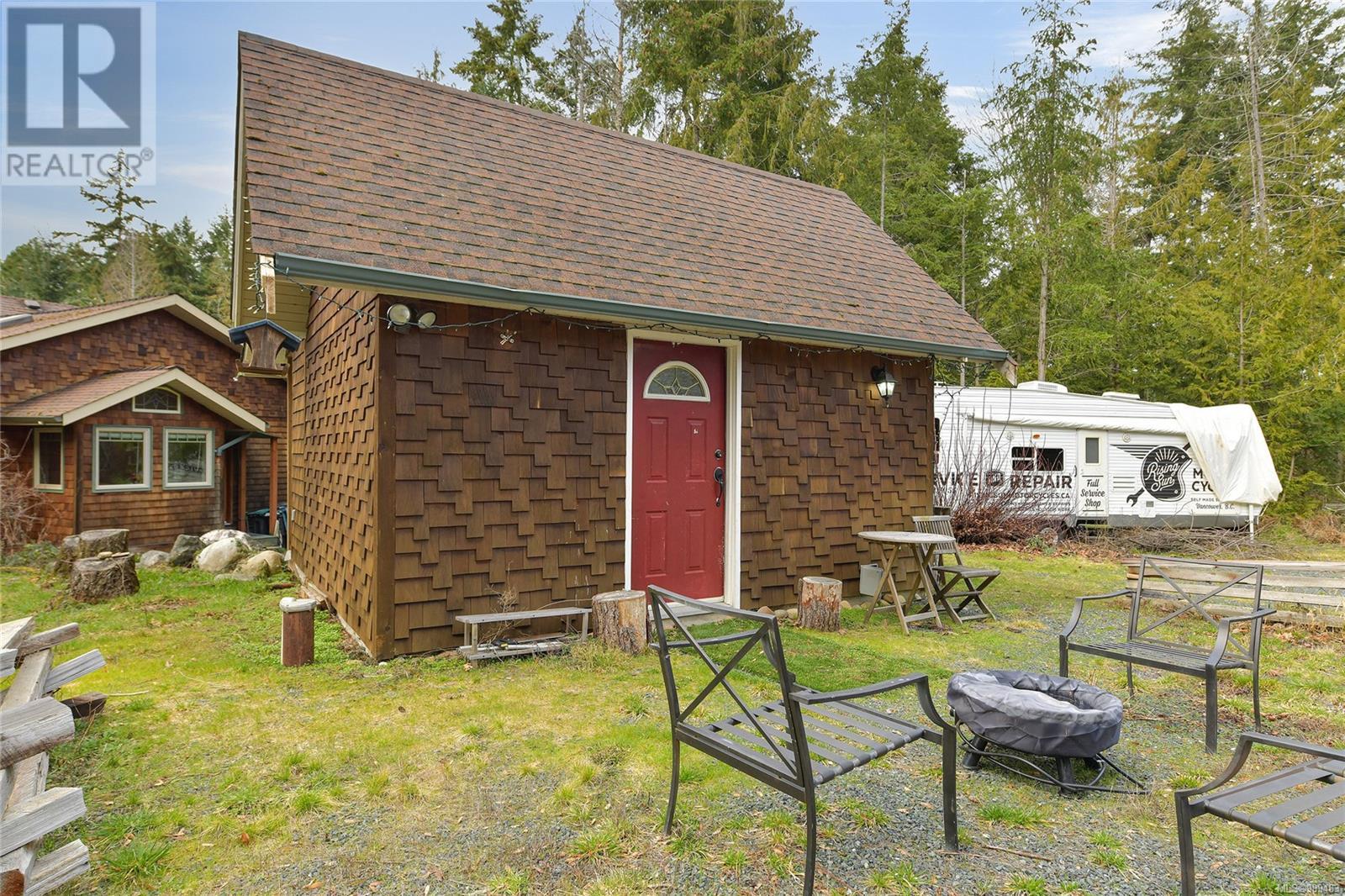  300 BONSAI Place, Qualicum Beach