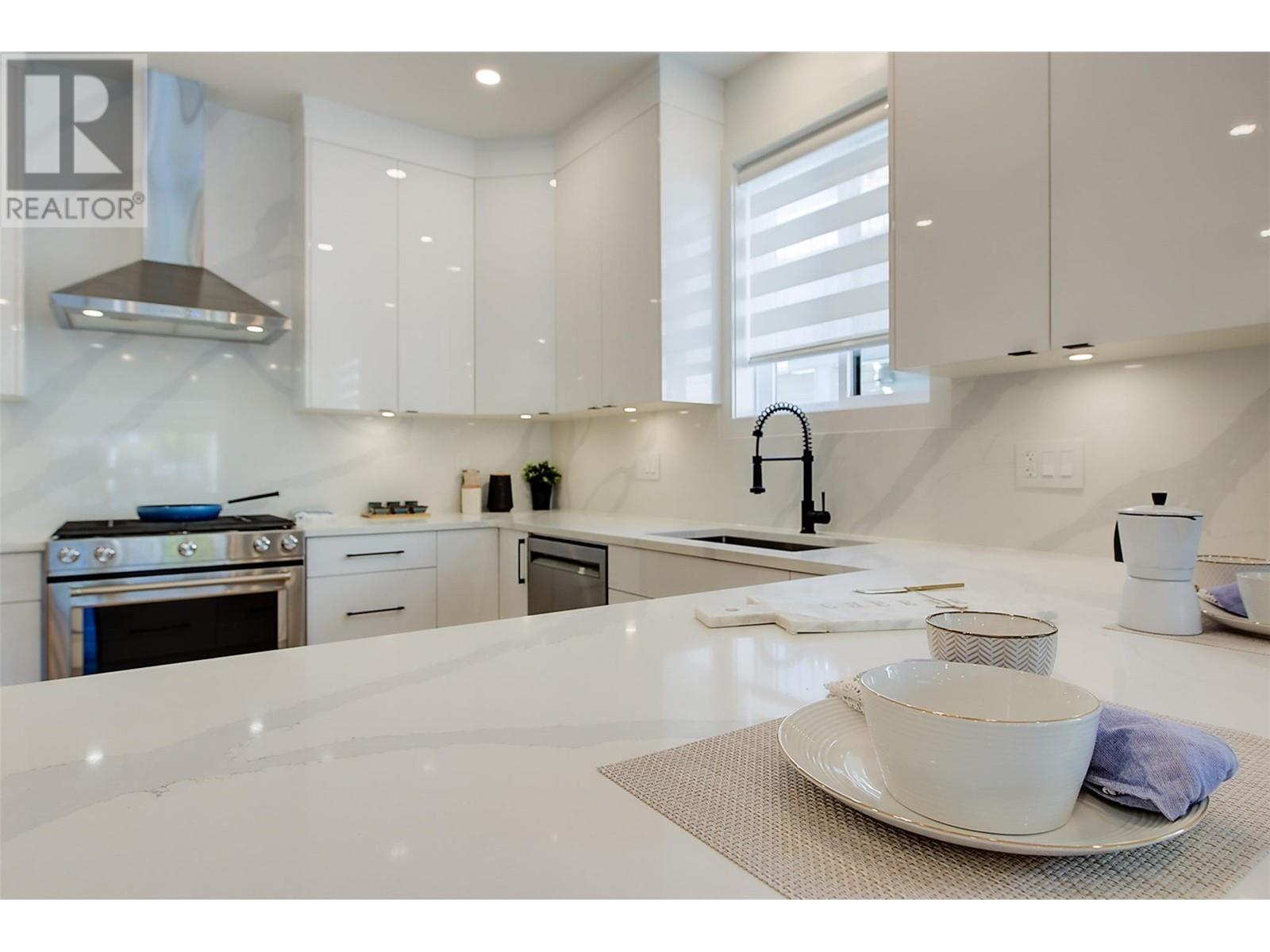 4 787 Lawson Avenue, Kelowna
