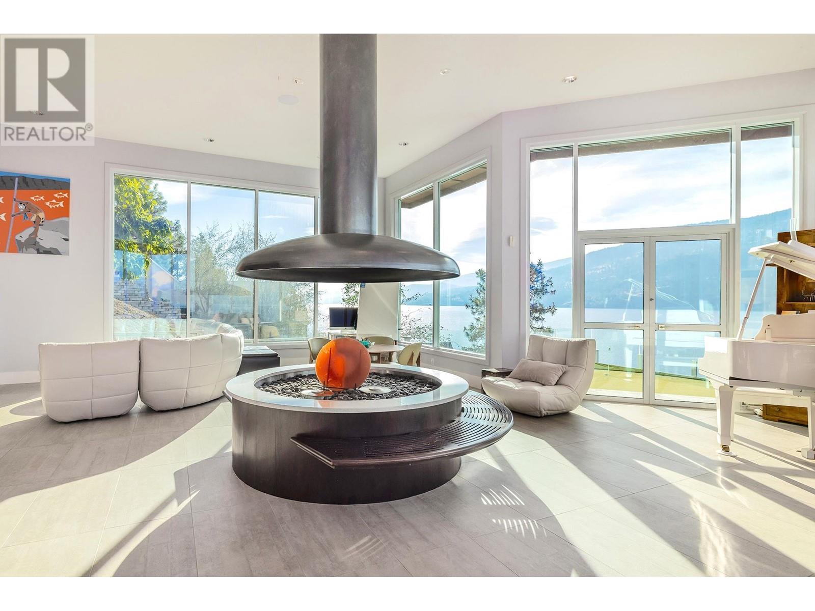  2100 Dewdney Road, Kelowna
