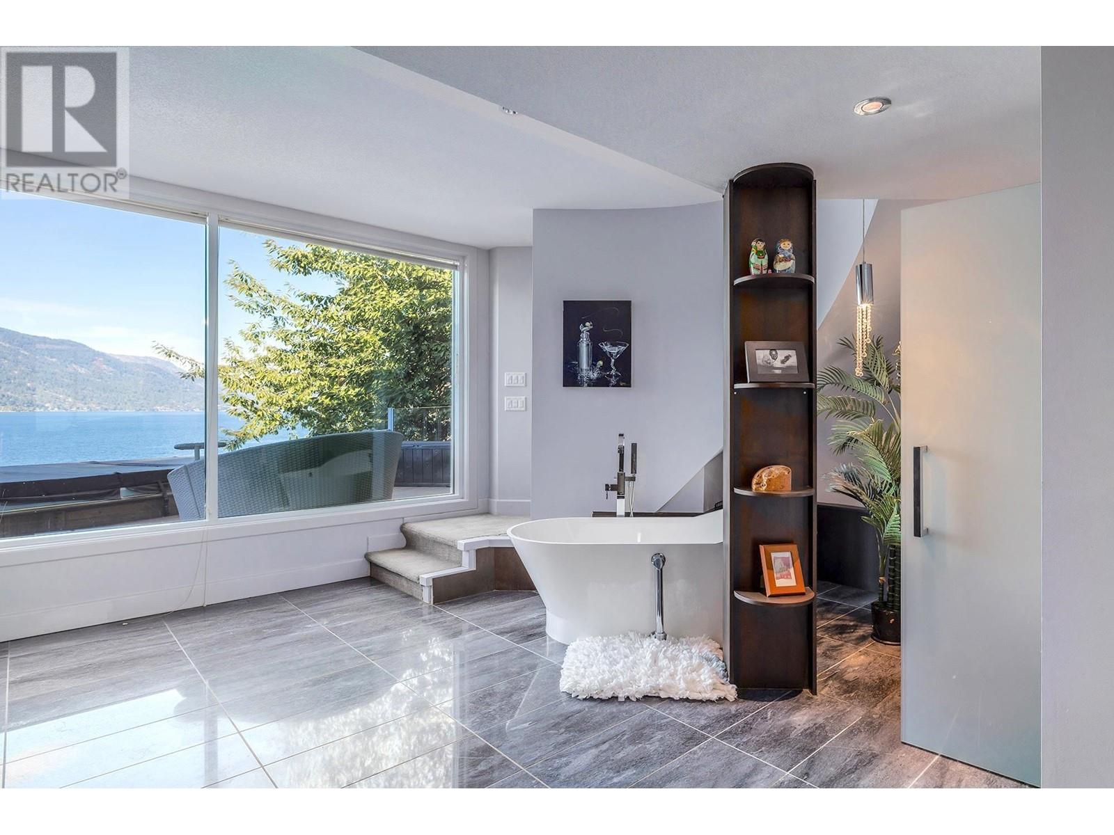  2100 Dewdney Road, Kelowna