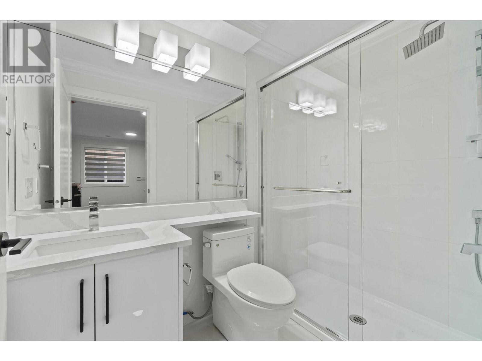 8073 18TH AVENUE, Burnaby real estate listing R2998739