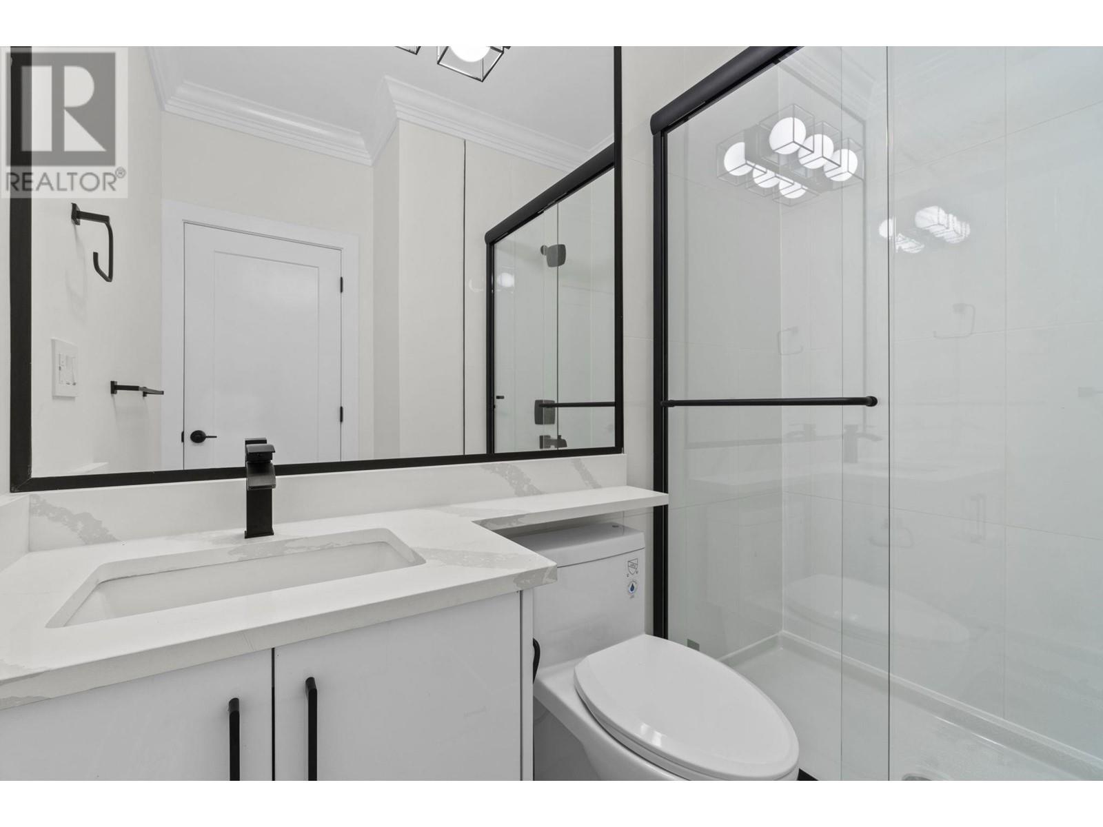 8073 18TH AVENUE, Burnaby real estate listing R2998739