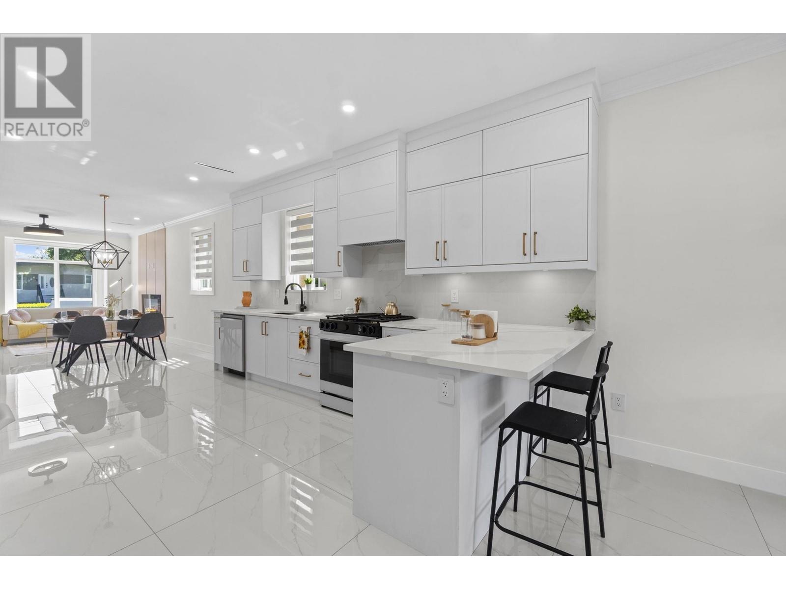 8073 18TH AVENUE, Burnaby real estate listing R2998739