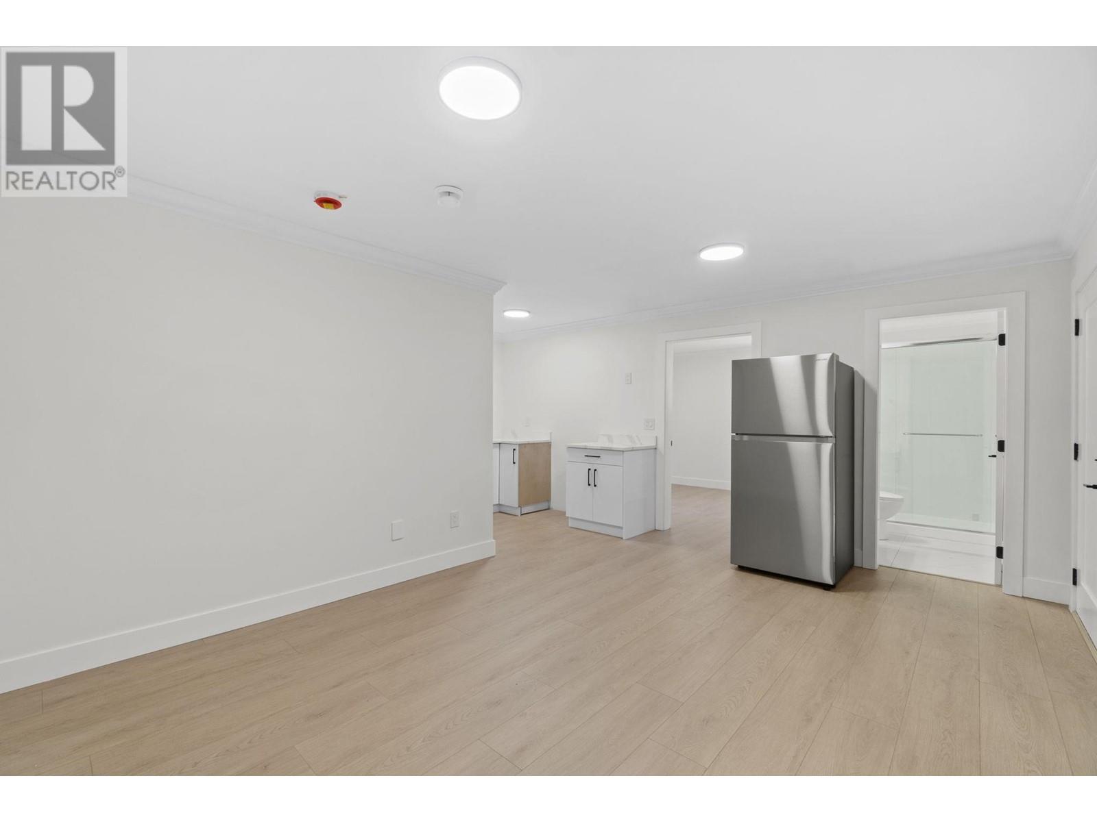 8073 18TH AVENUE, Burnaby real estate listing R2998739