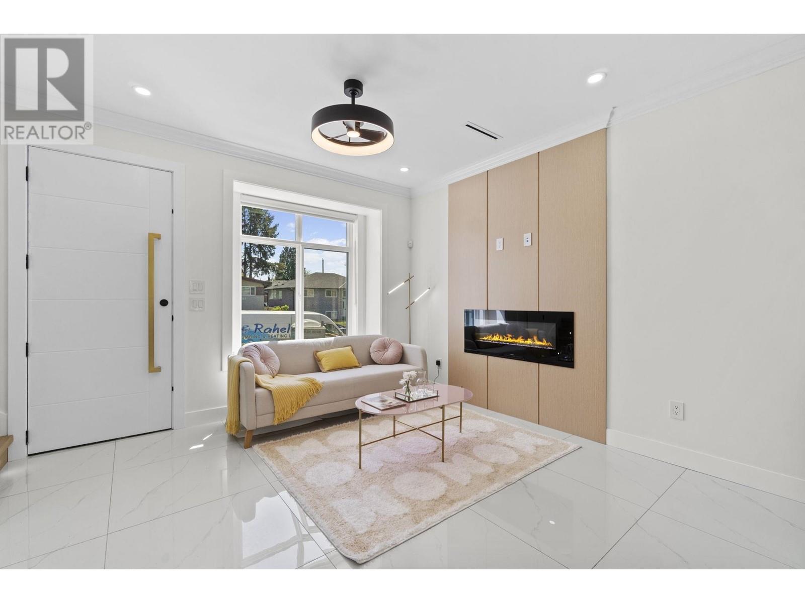 8073 18TH AVENUE, Burnaby real estate listing R2998739