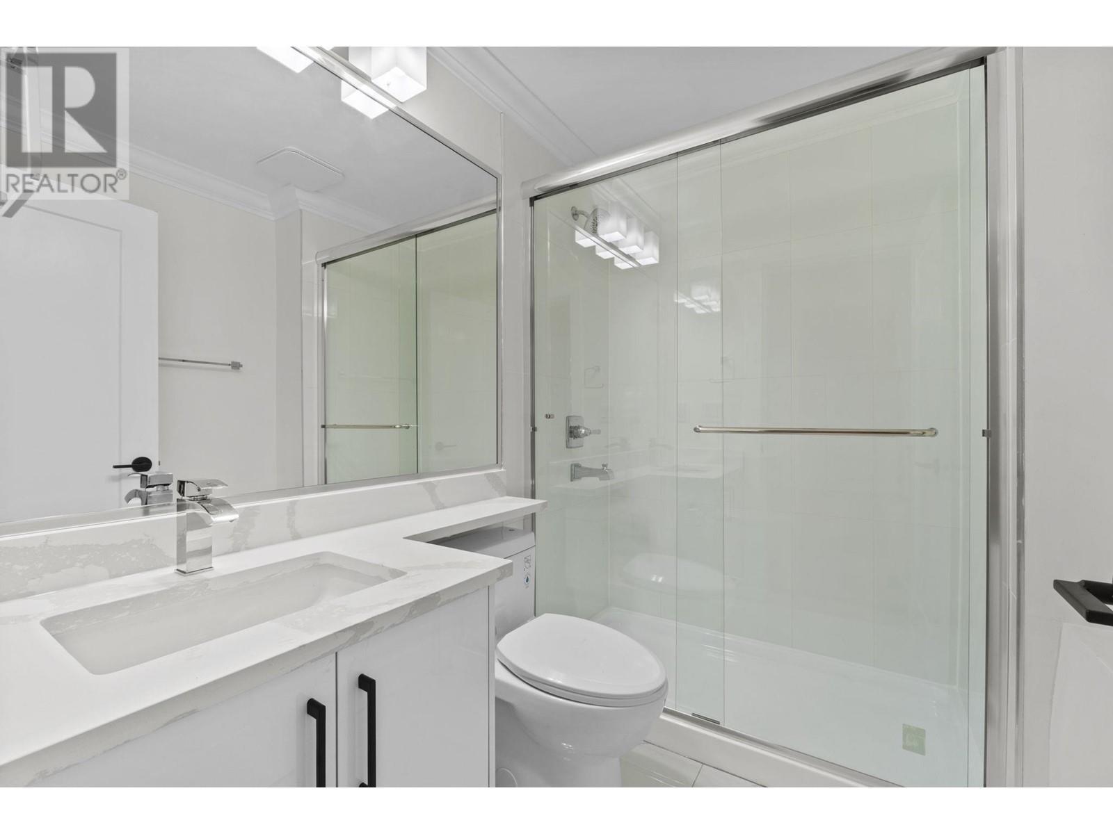 8073 18TH AVENUE, Burnaby real estate listing R2998739