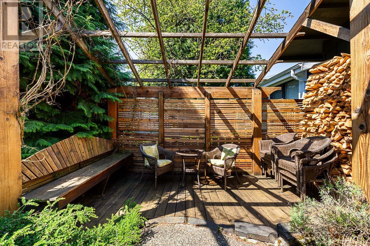 Photo 34 of 920 Adderley Street, North Vancouver BC