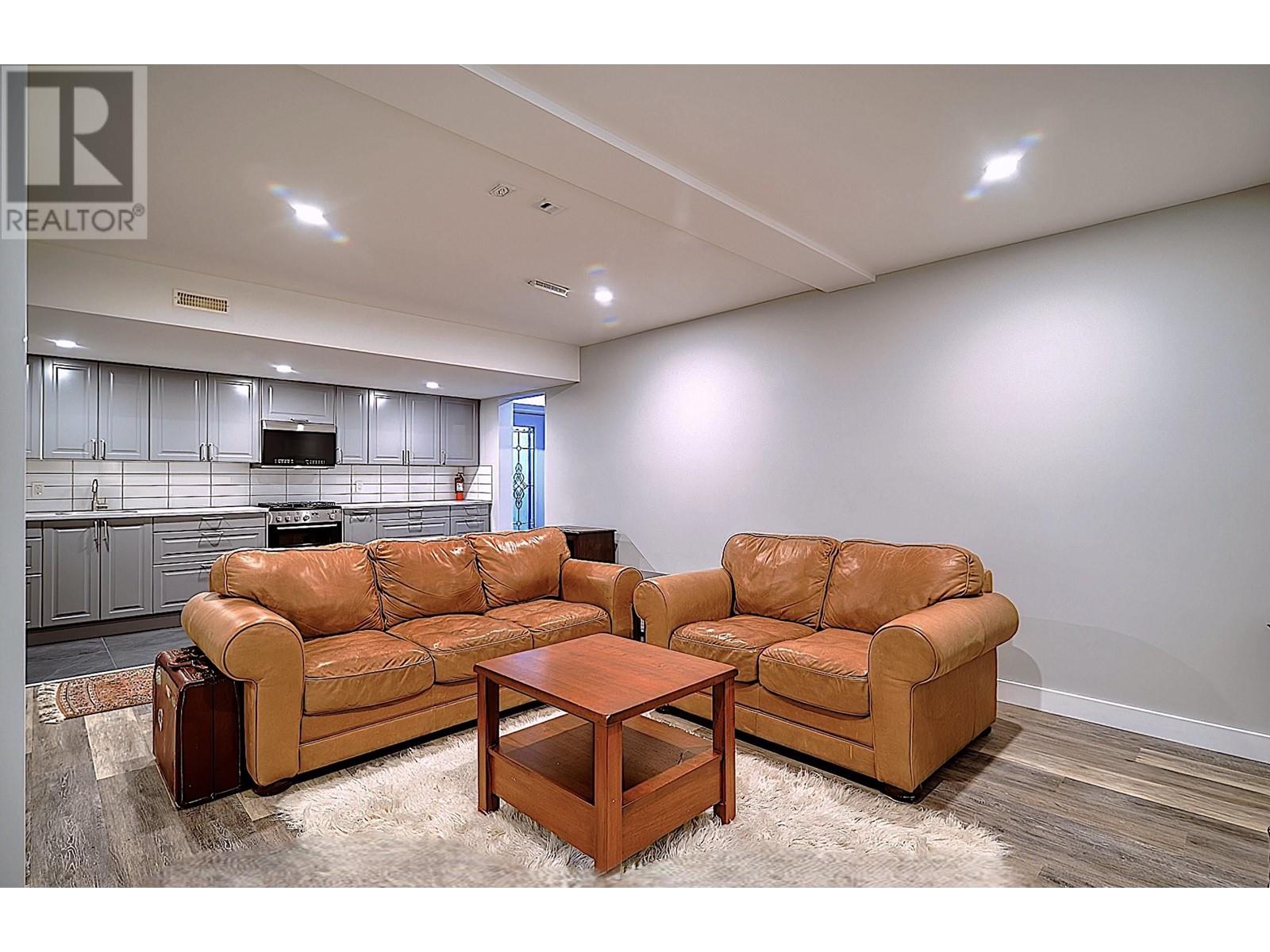 6560 N GALE AVENUE, Sechelt