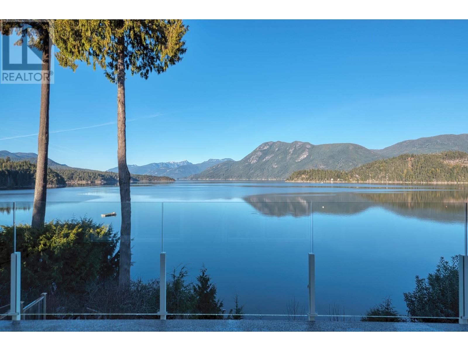 6560 N GALE AVENUE, Sechelt
