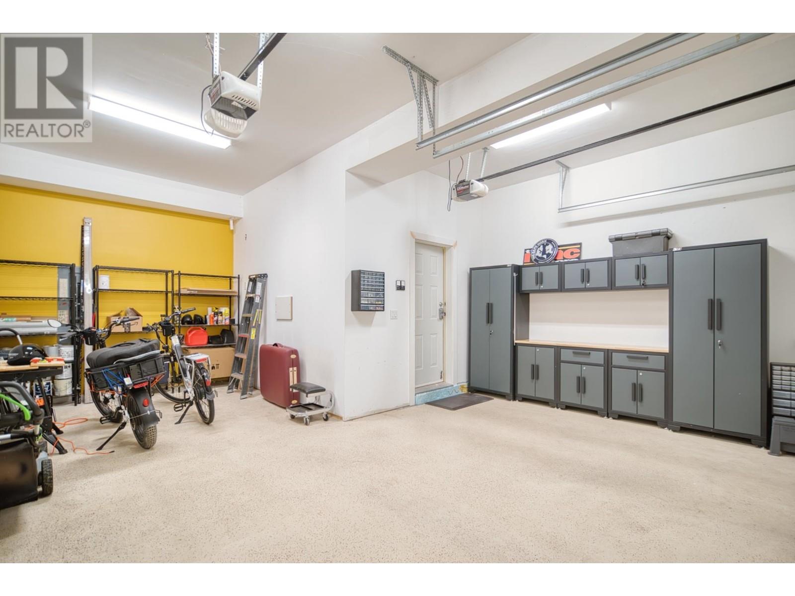 6560 N GALE AVENUE, Sechelt