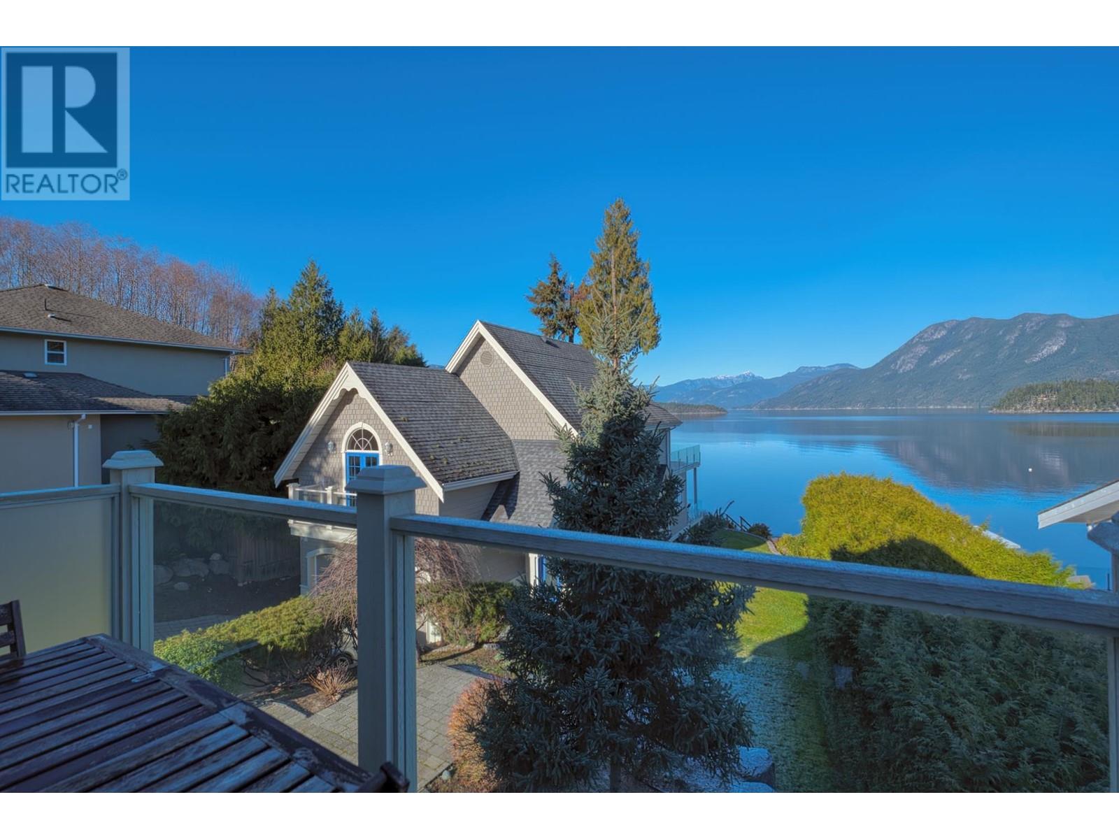 6560 N GALE AVENUE, Sechelt