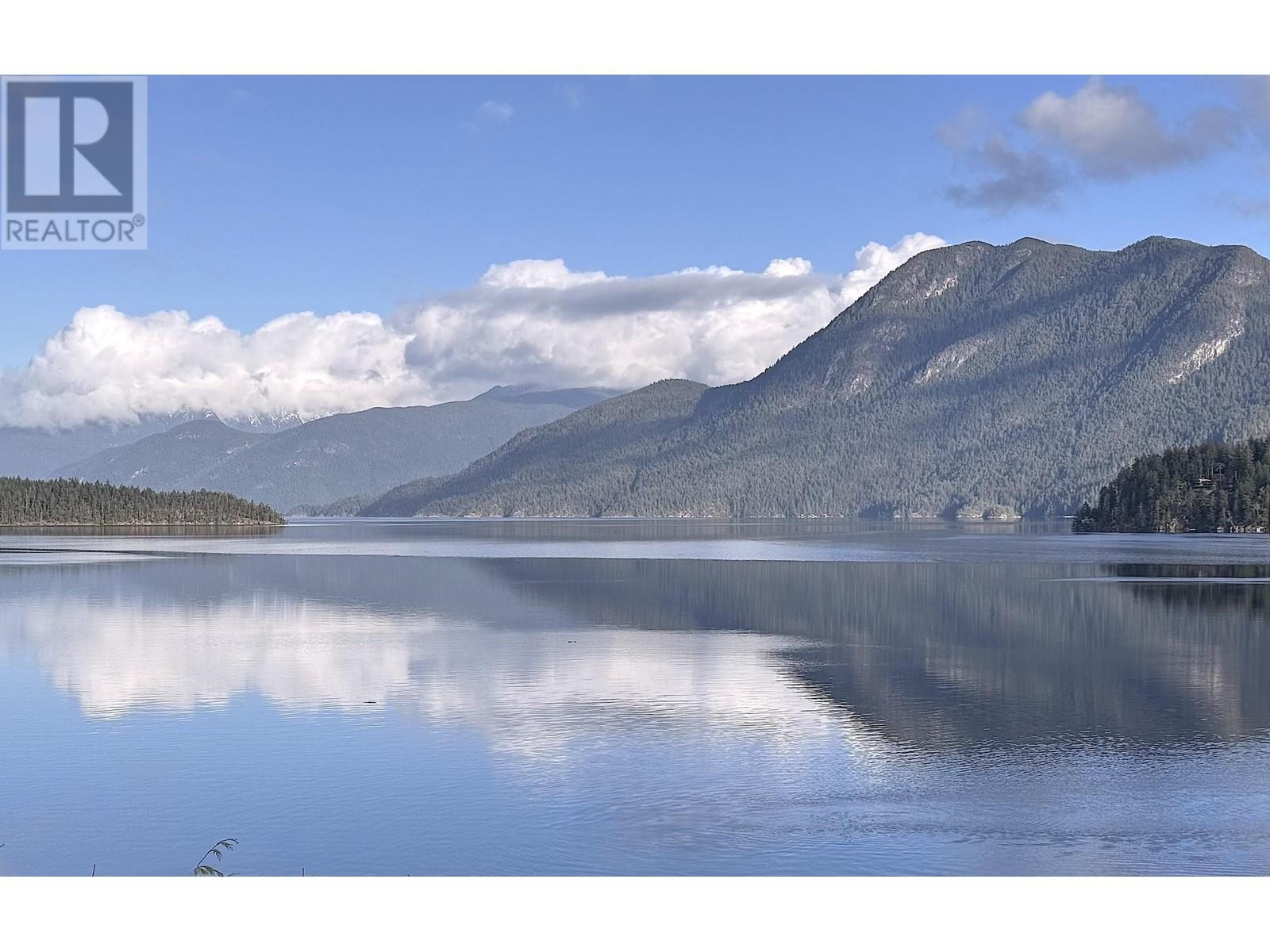 6560 N GALE AVENUE, Sechelt
