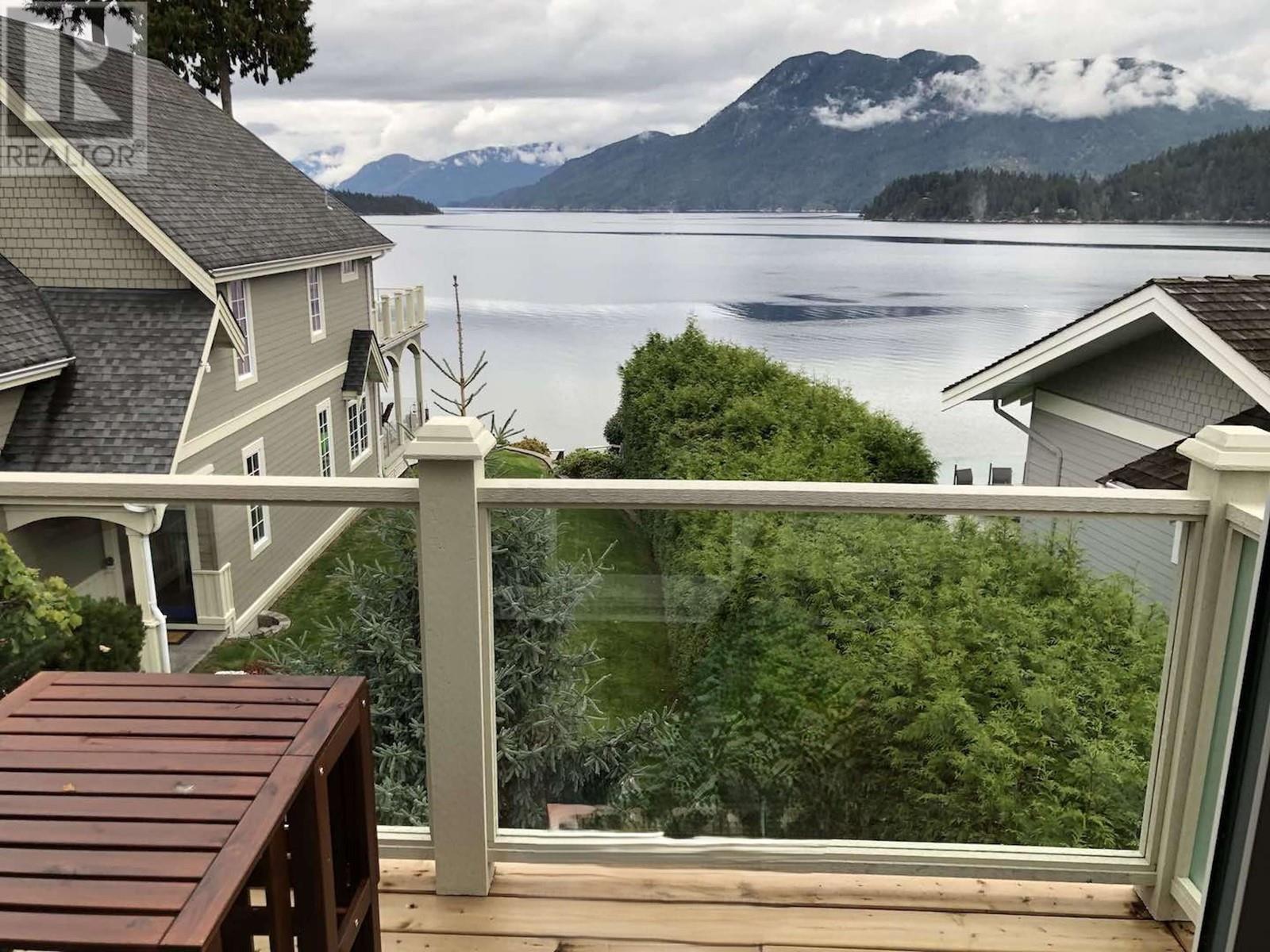 6560 N GALE AVENUE, Sechelt