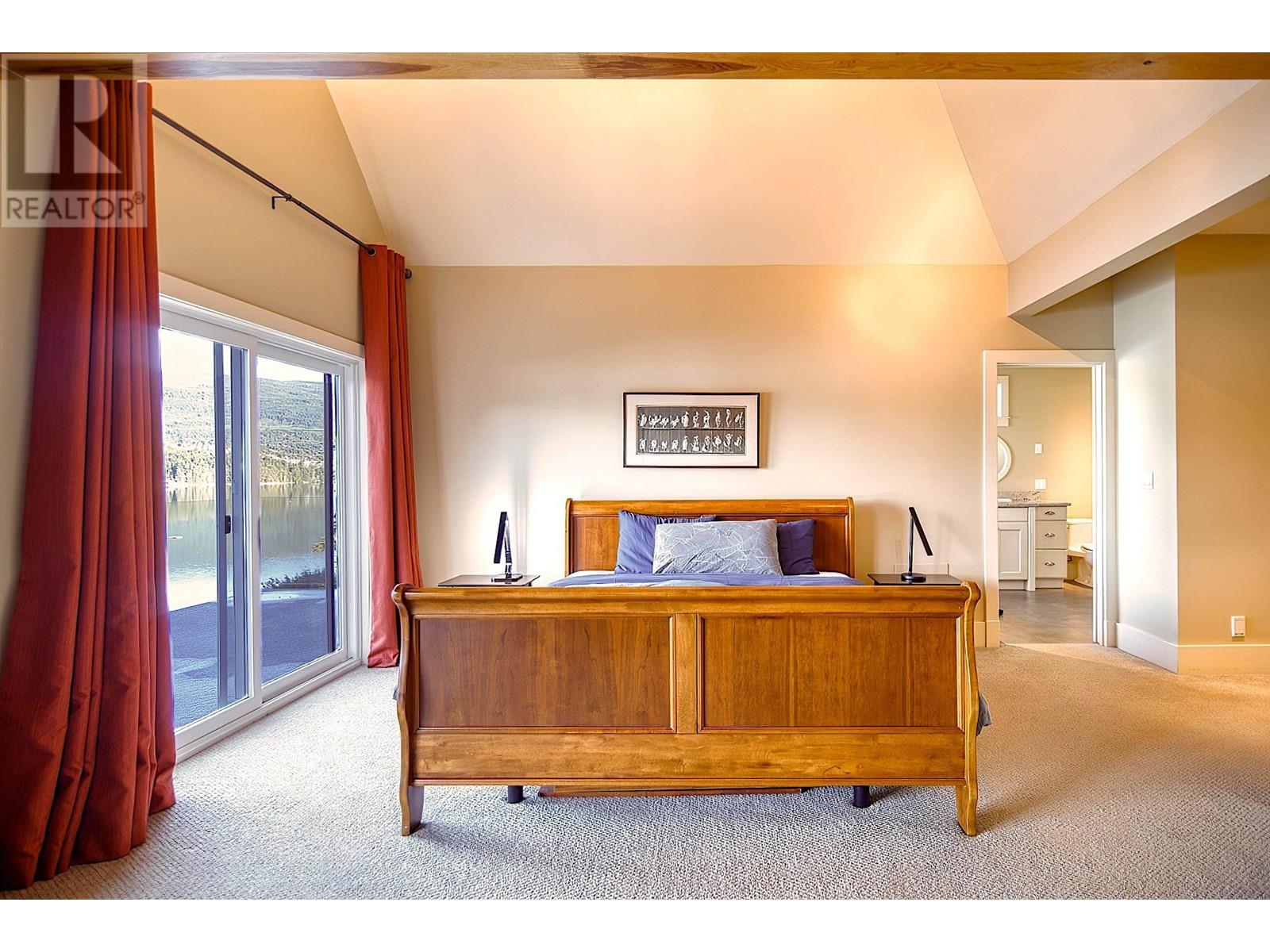 6560 N GALE AVENUE, Sechelt