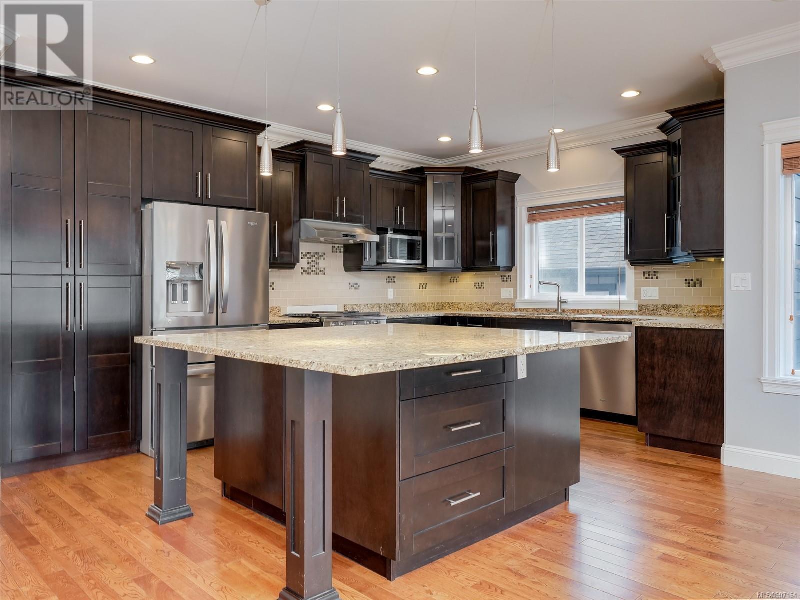 2195 Stone Gate, Langford