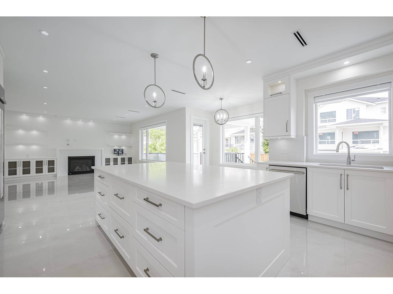 Photo 11 of 15665 82 Avenue, Surrey BC