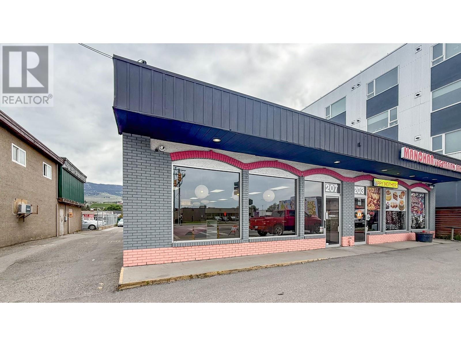  207 Rutland Road North, Kelowna