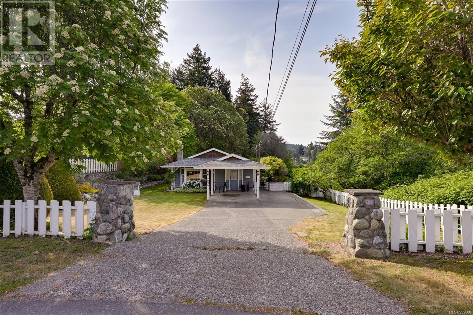  3037 Shoreview Drive, Langford