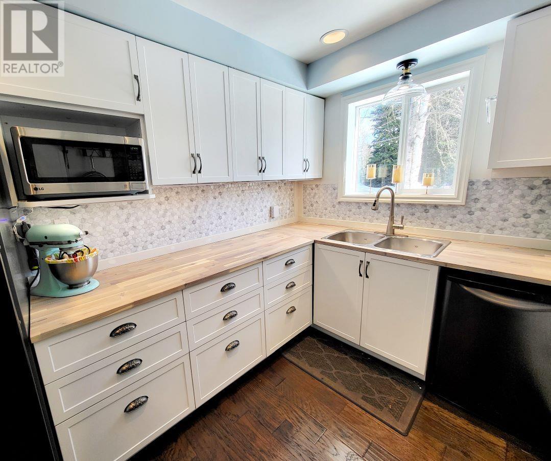 8640 S HONEYMOON DRIVE, Prince George