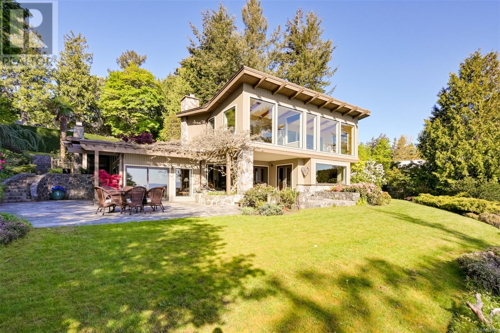  2248 Arbutus Road, Saanich