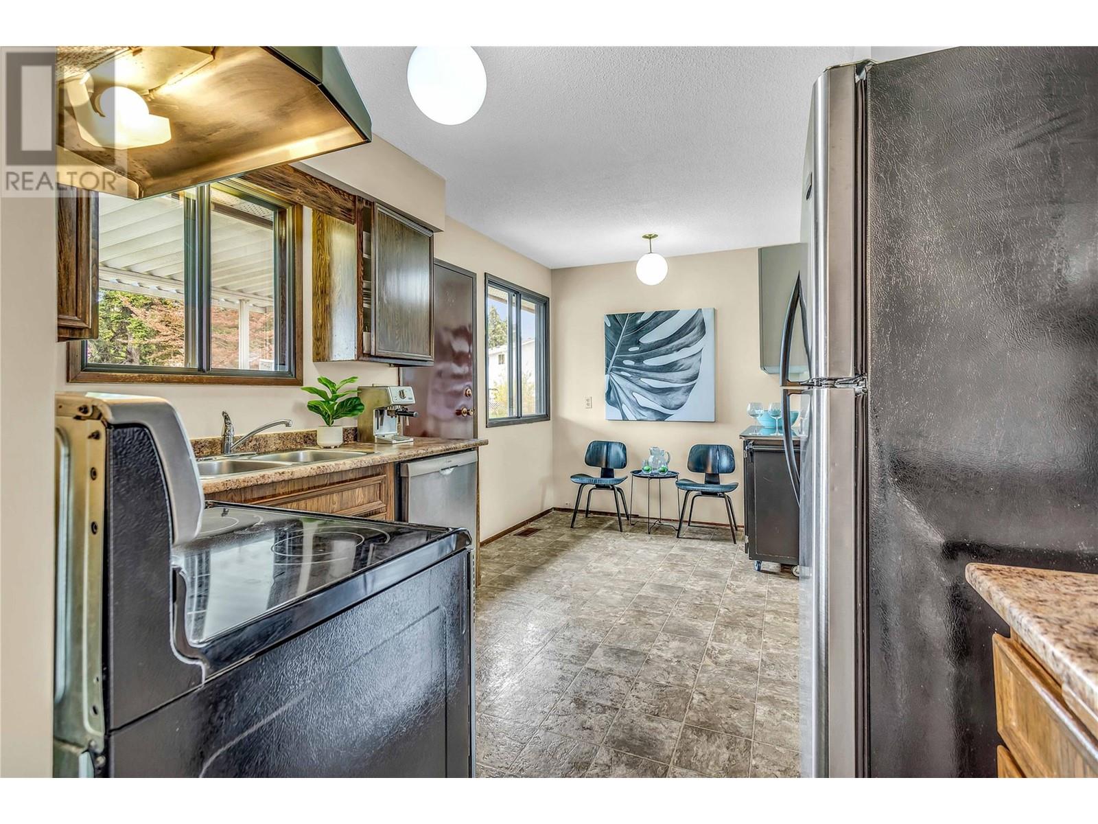  10090 Kel Vern Crescent, Lake Country