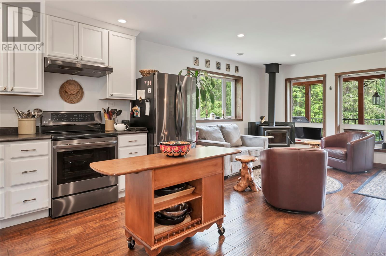 1646 Kanish View Dr, Quadra Island