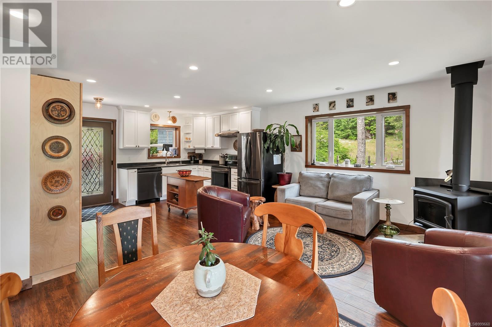 1646 Kanish View Dr, Quadra Island