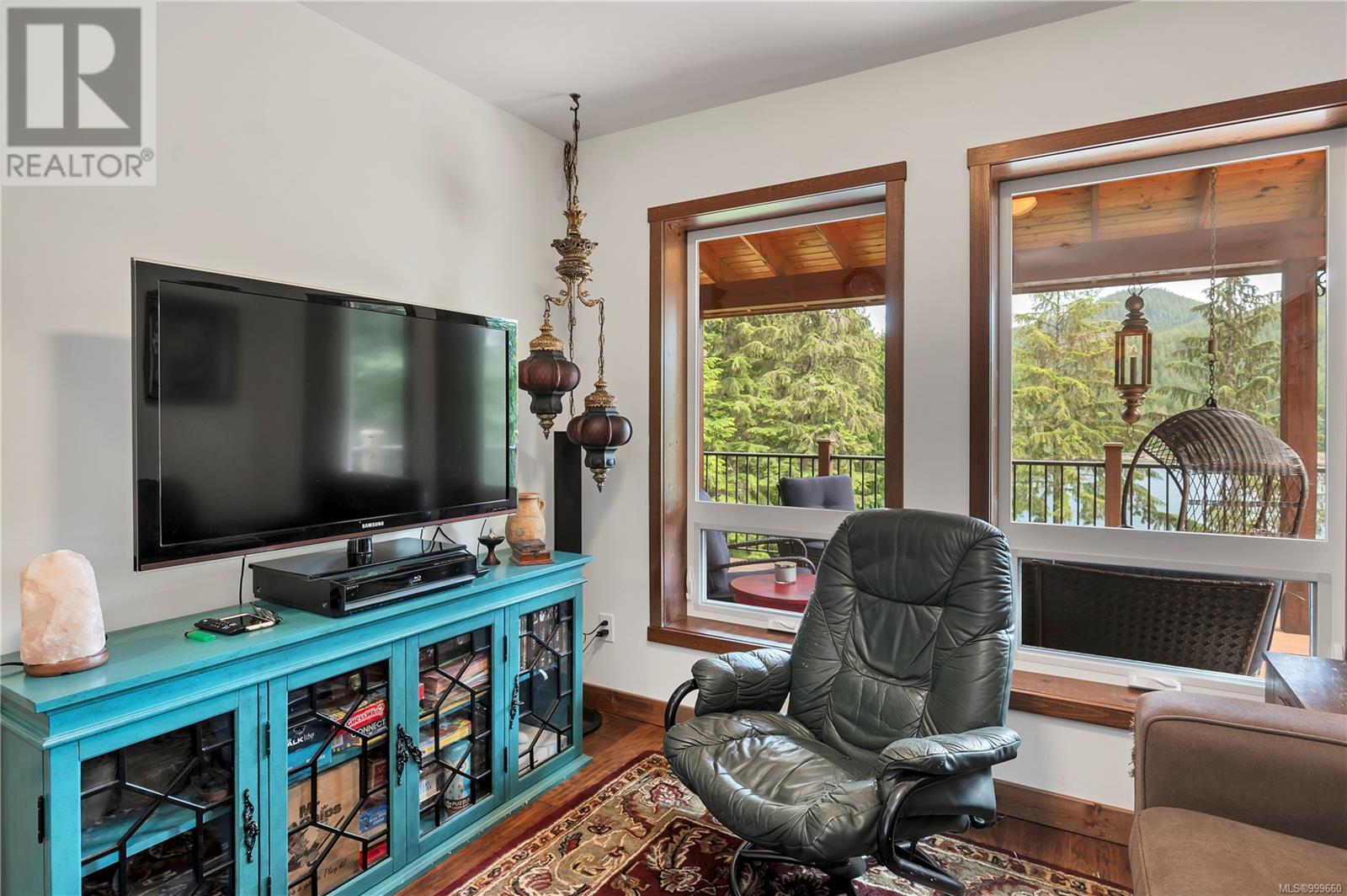 1646 Kanish View Dr, Quadra Island
