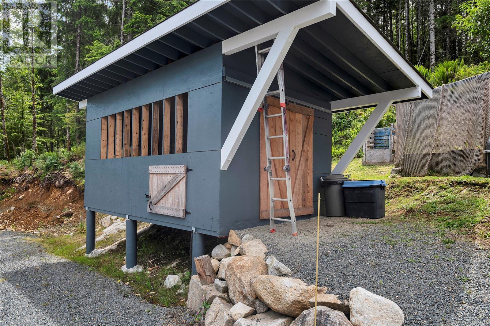 1646 Kanish View Dr, Quadra Island