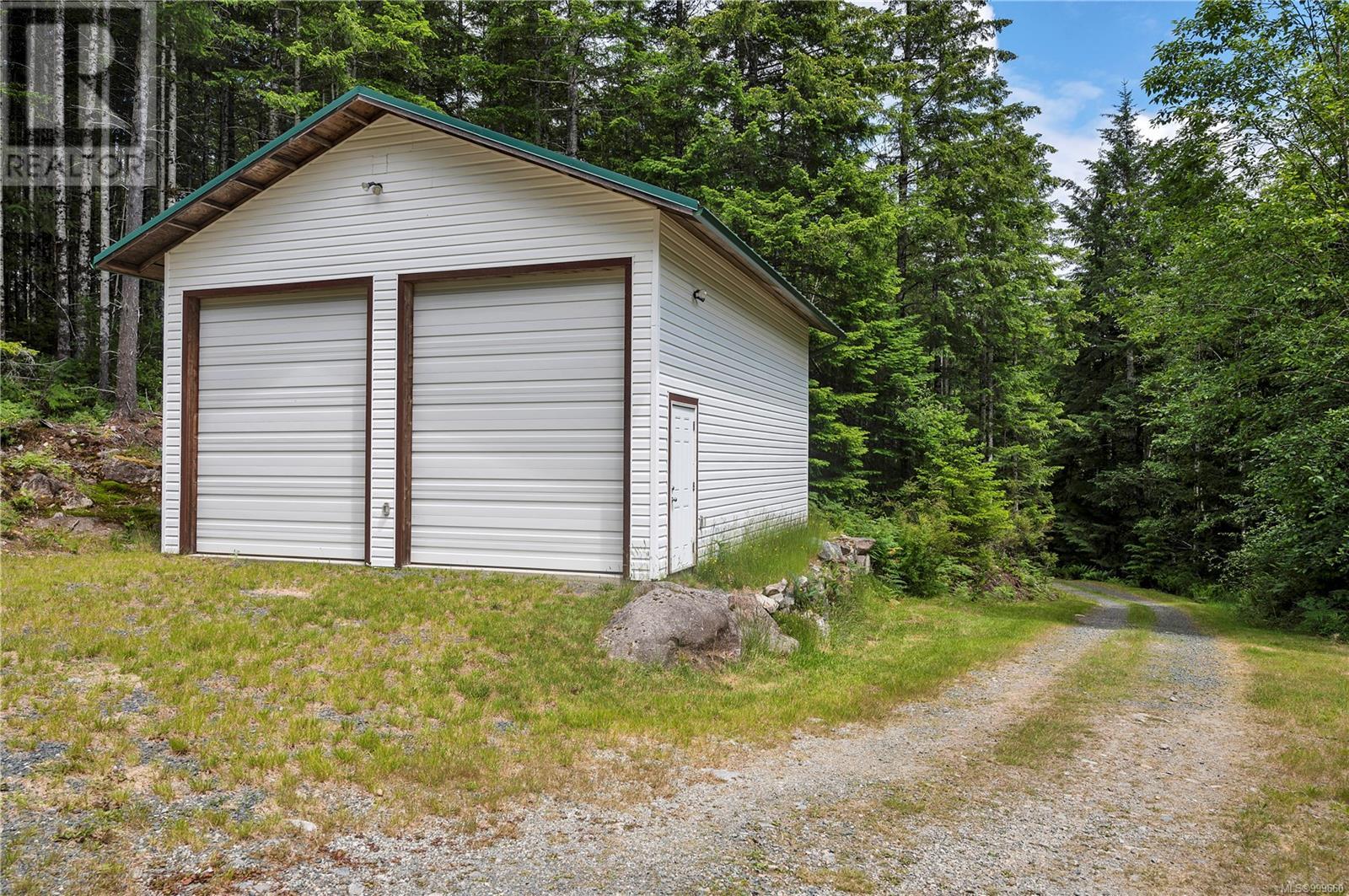 1646 Kanish View Dr, Quadra Island