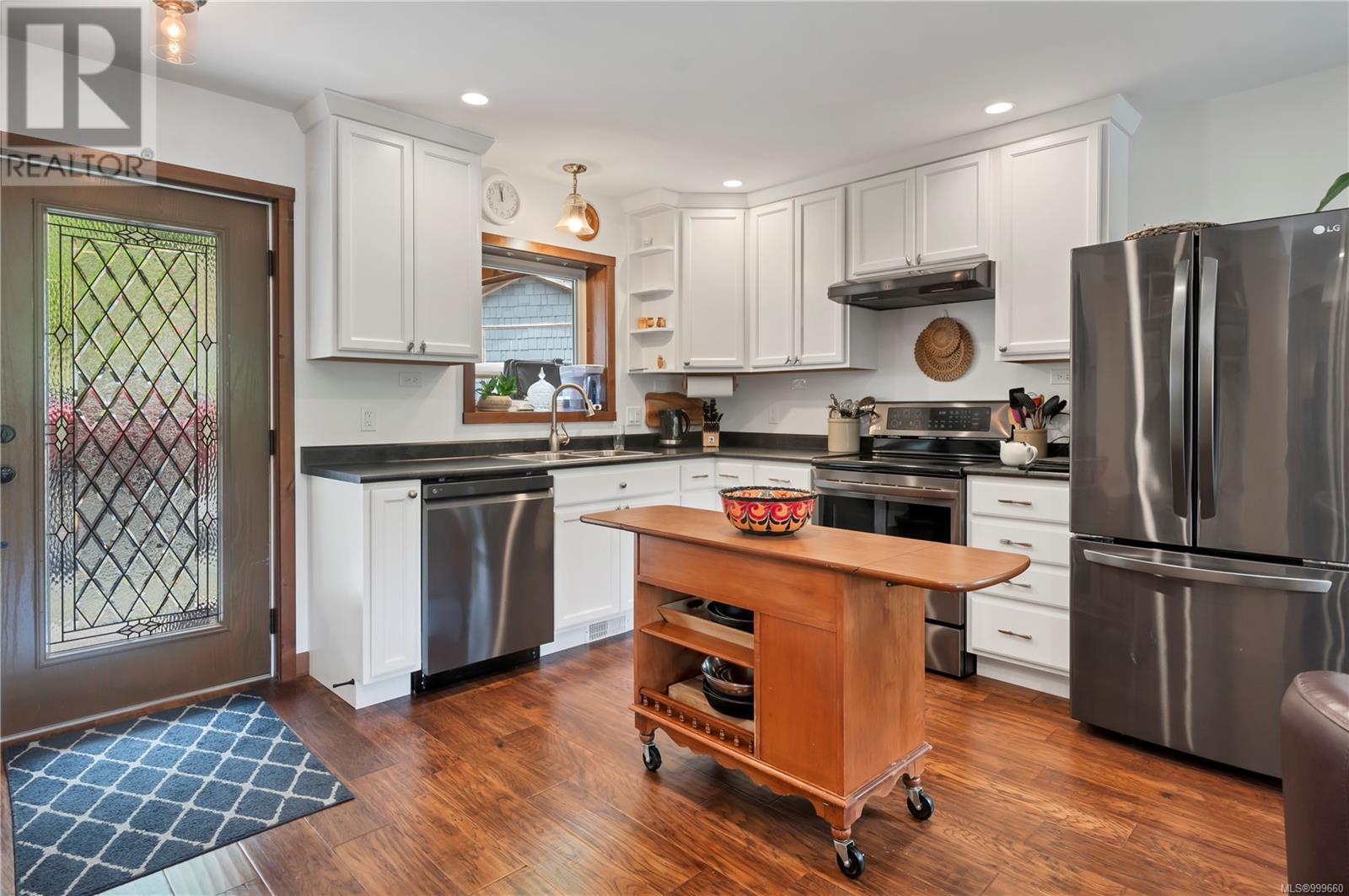 1646 Kanish View Dr, Quadra Island