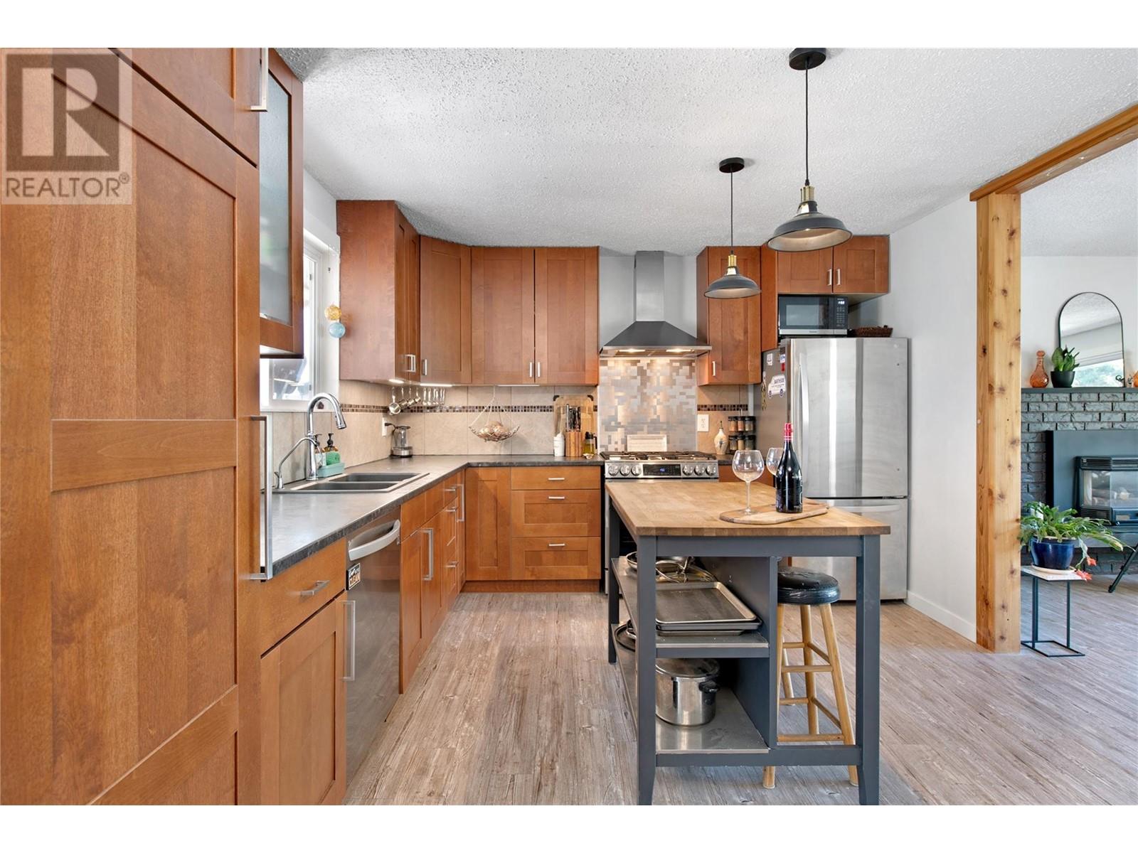  10592 Sherman Drive, Lake Country