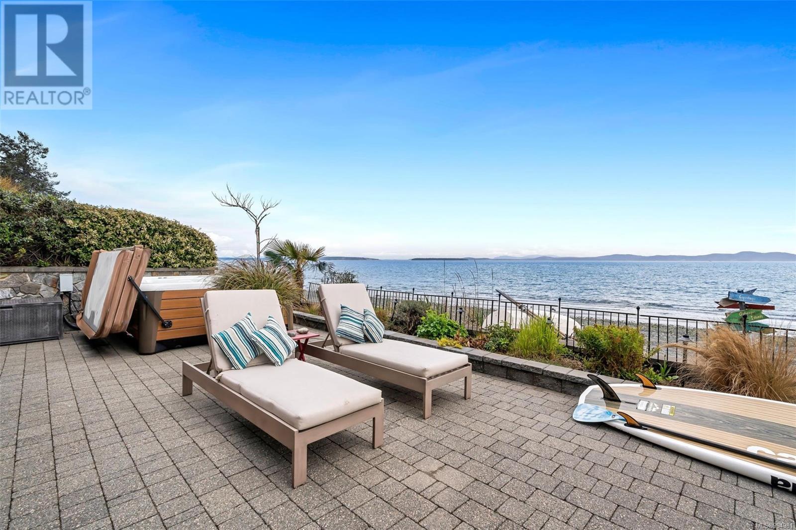  5073 Cordova Bay Road, Saanich