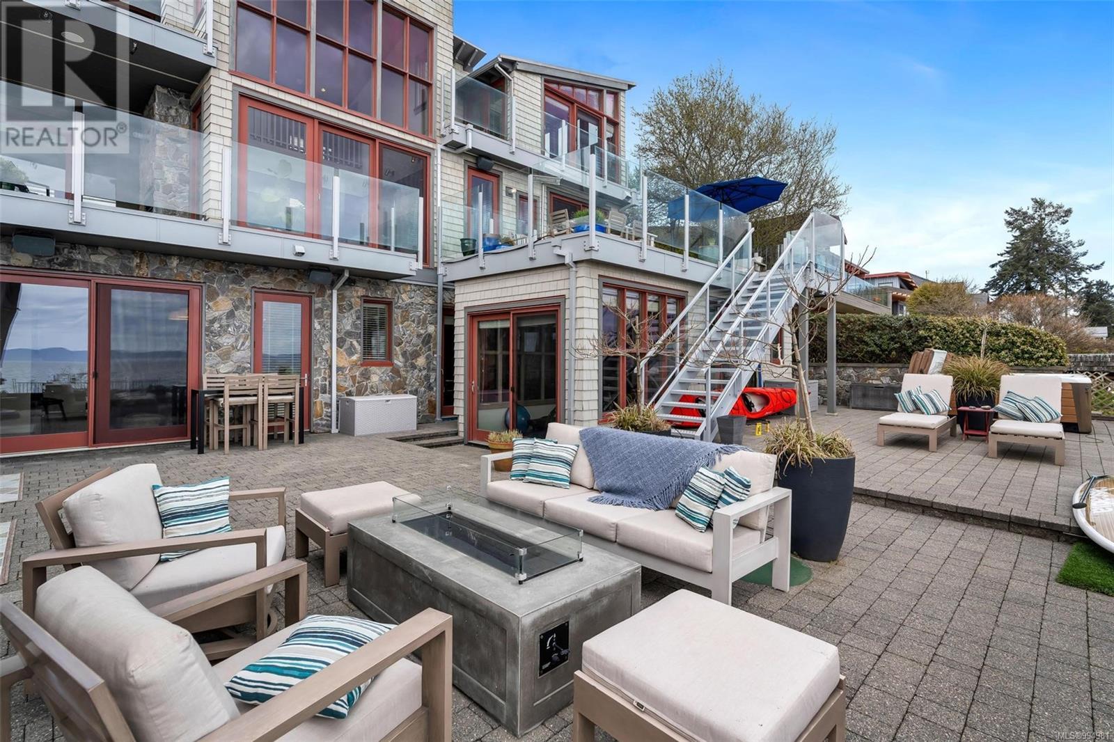  5073 Cordova Bay Road, Saanich