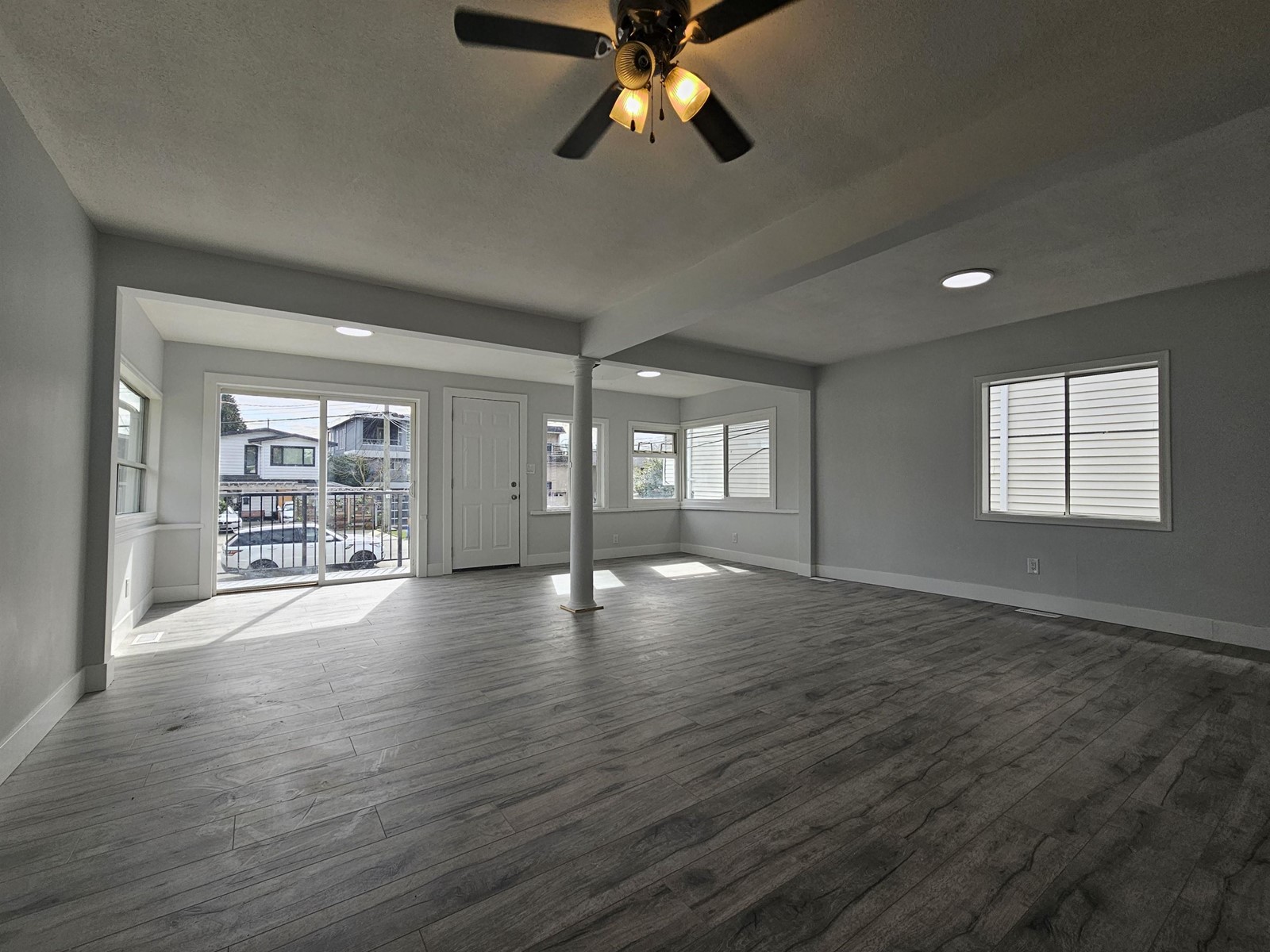 14729 GORDON AVENUE, White Rock real estate listing R2982454