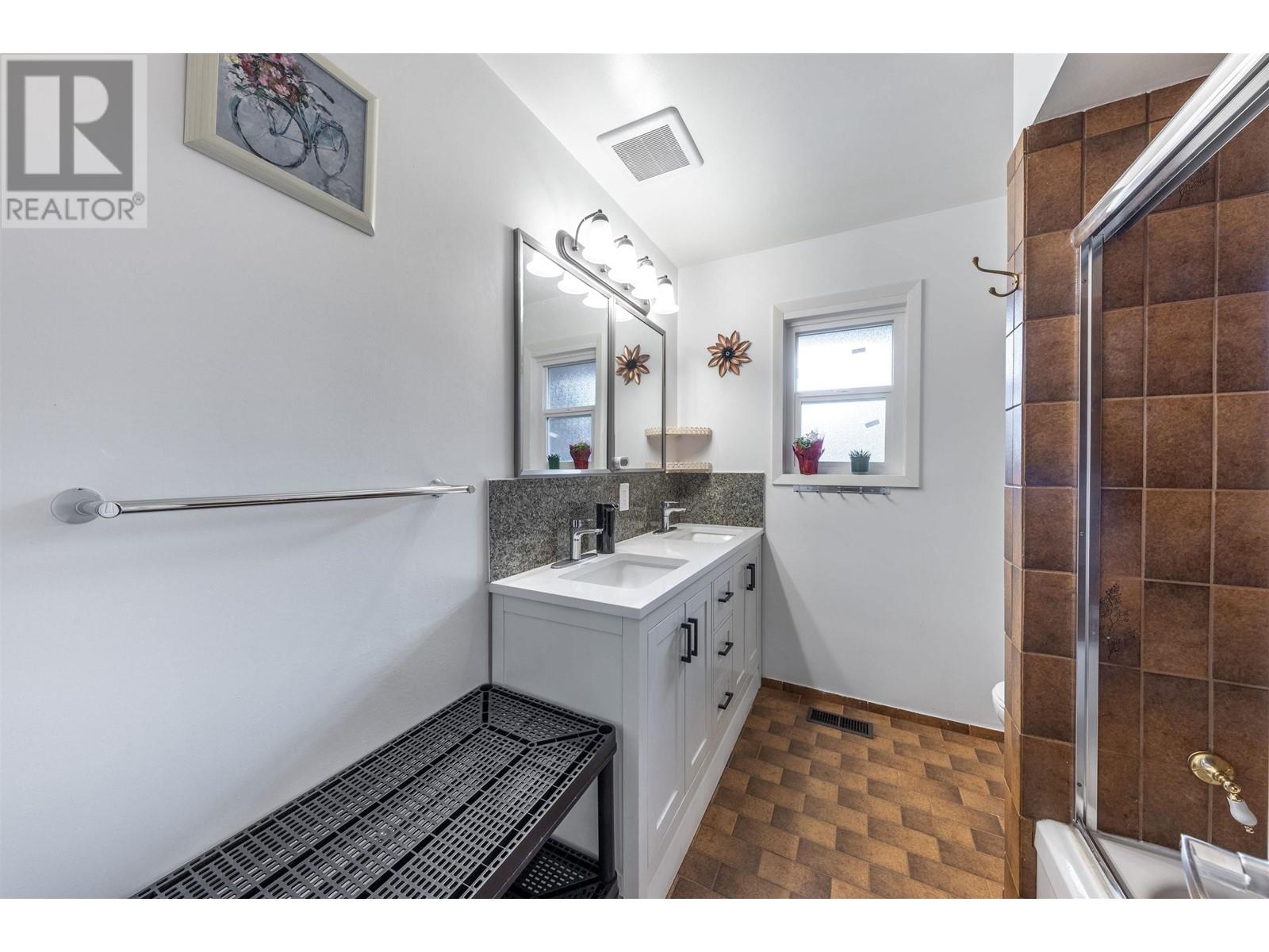 985 WALLACE WYND, Port Moody real estate listing R3001895