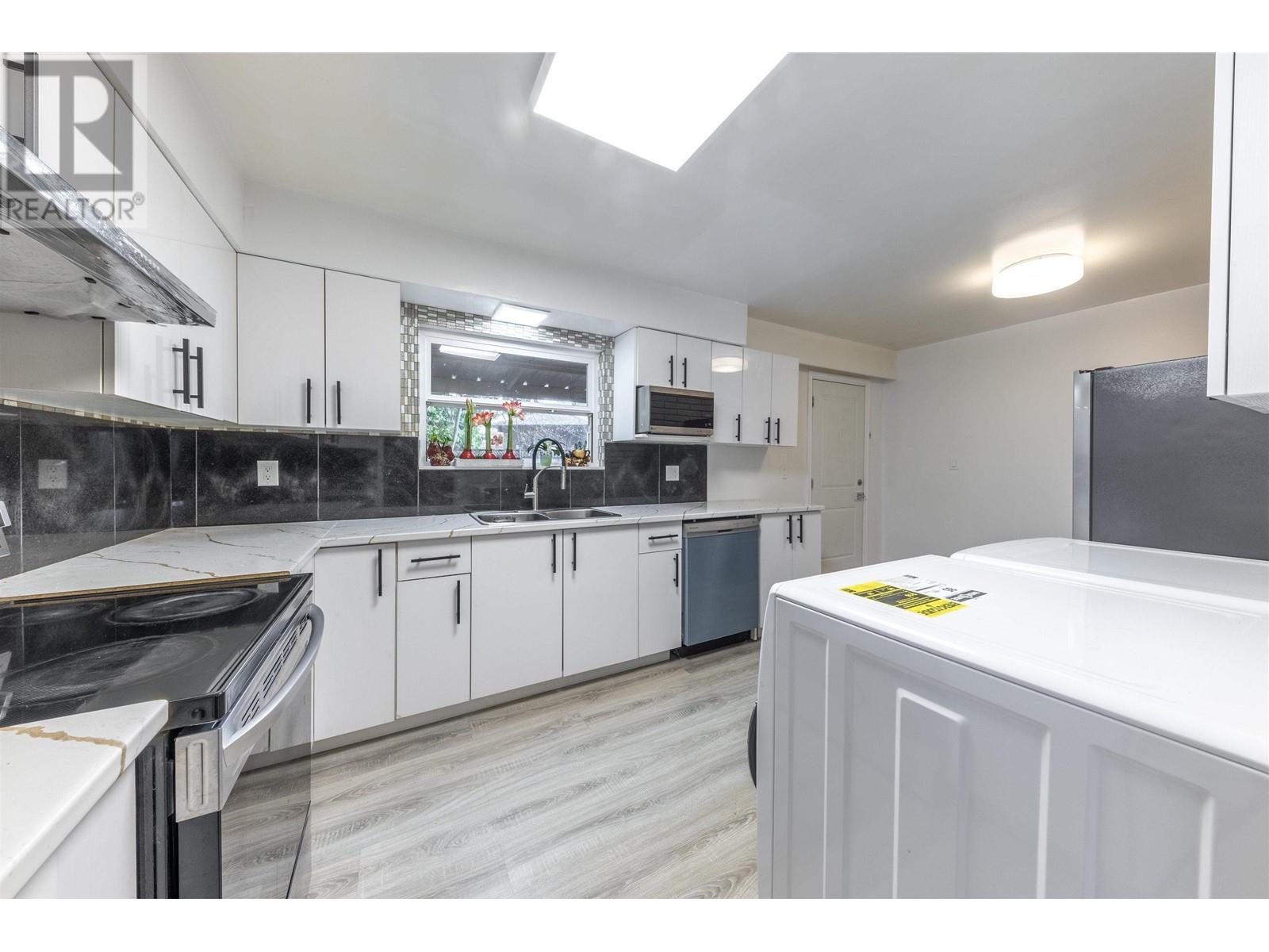 985 WALLACE WYND, Port Moody real estate listing R3001895