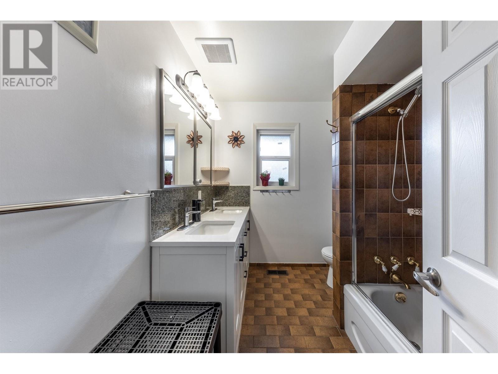985 WALLACE WYND, Port Moody real estate listing R3001895