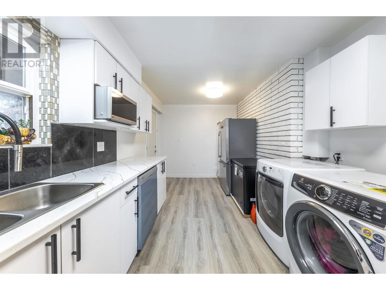 985 WALLACE WYND, Port Moody real estate listing R3001895