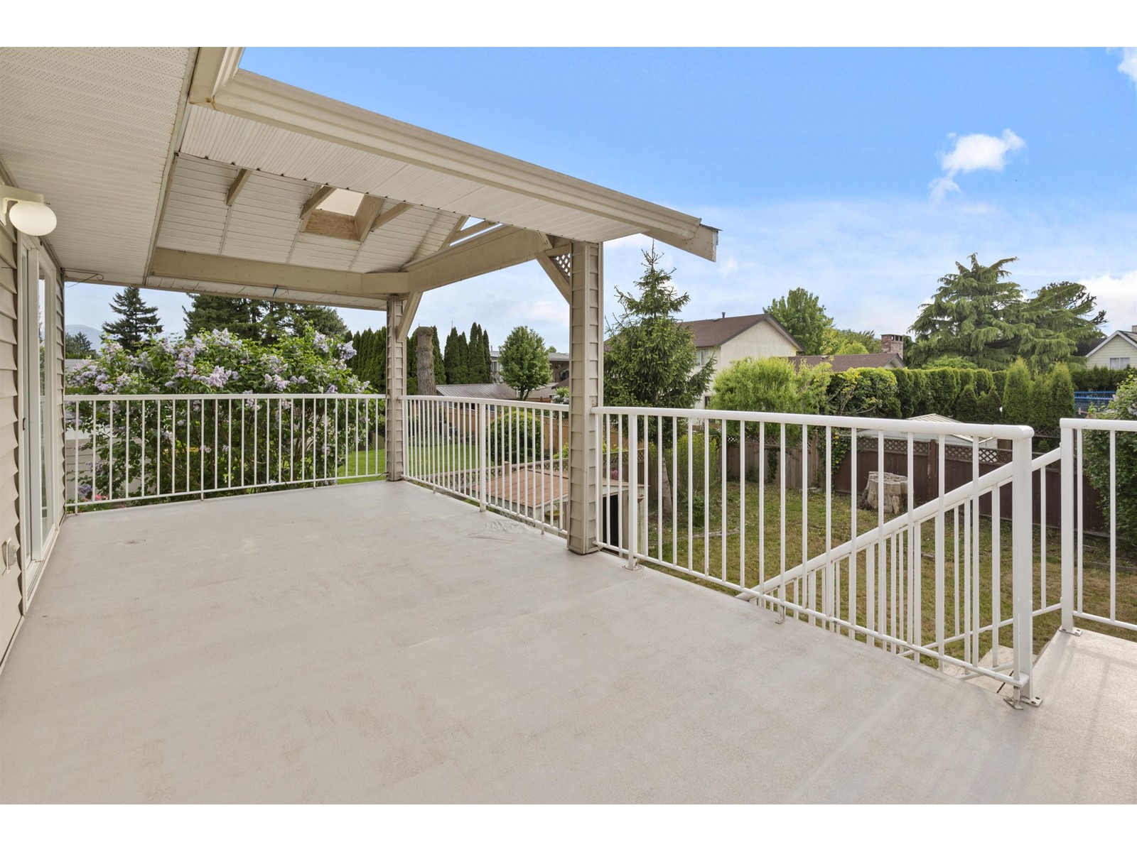 Photo 9 of 9095 Sunset Drive Chilliwack Proper West, Chilliwack BC