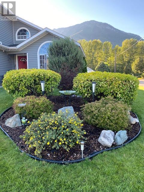 Photo 4 of 1291 11 Th Avenue, Fernie BC