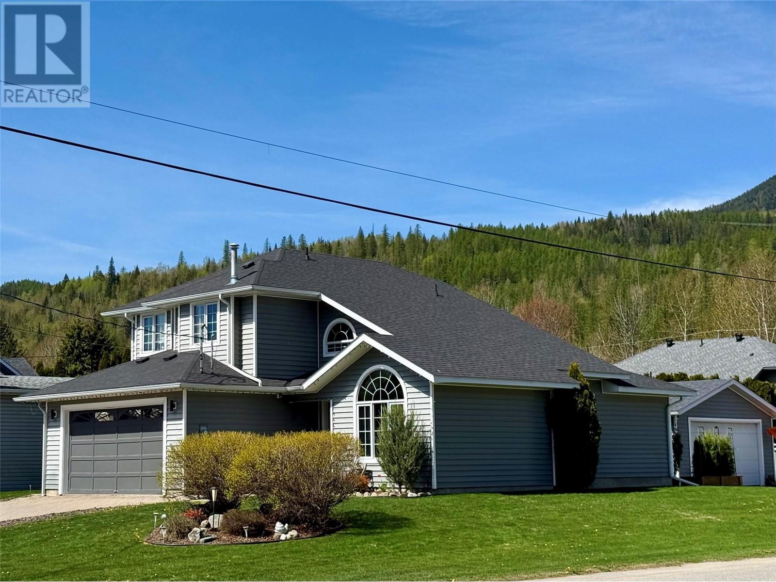 Photo 2 of 1291 11 Th Avenue, Fernie BC