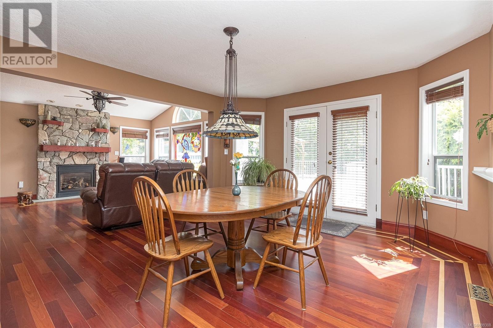 Photo 12 of 1211 Burnside Rd W, Saanich BC