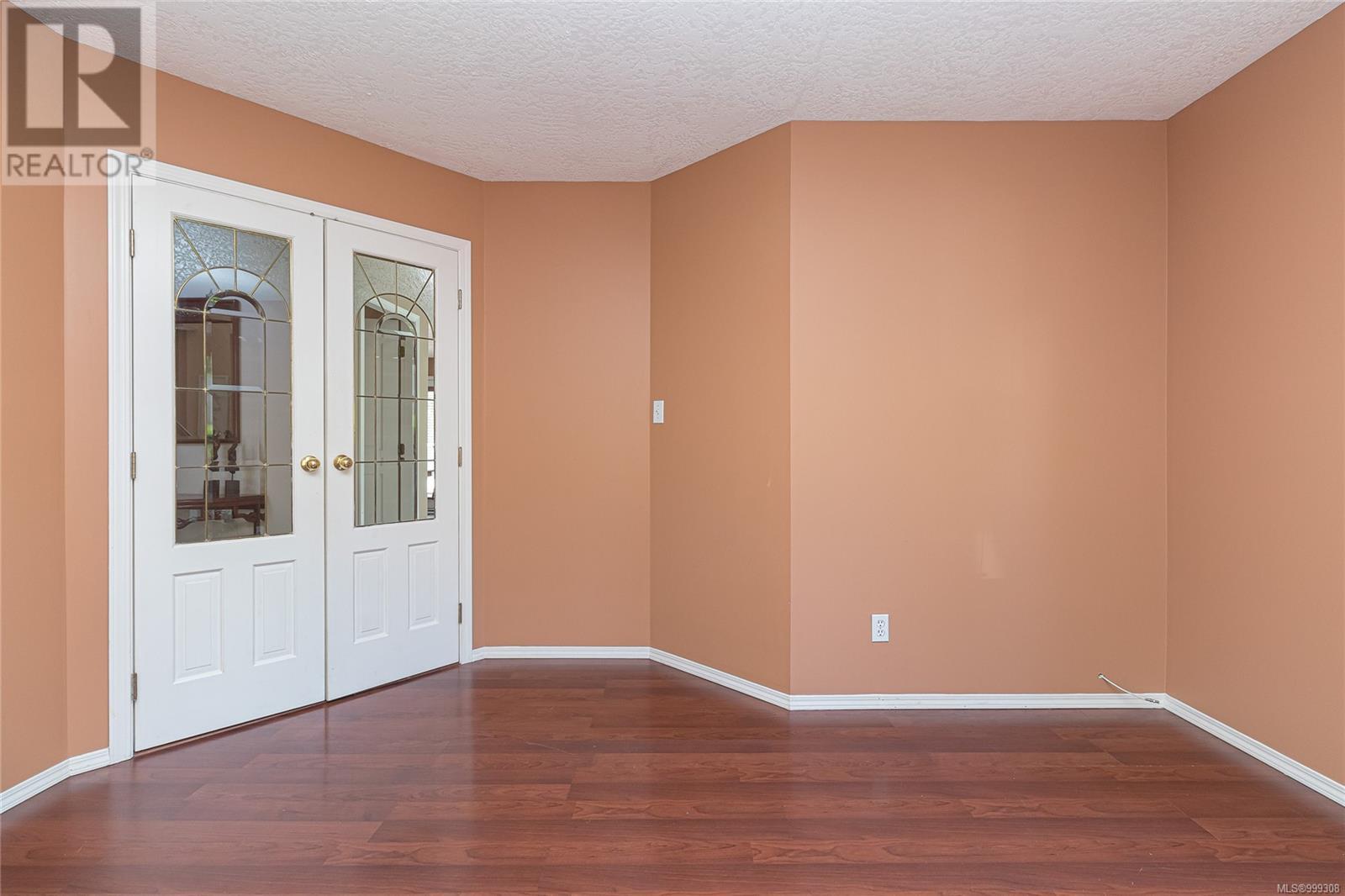Photo 39 of 1211 Burnside Rd W, Saanich BC