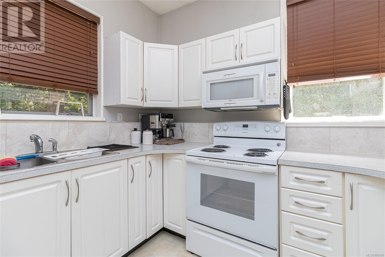 Photo 67 of 1211 Burnside Rd W, Saanich BC