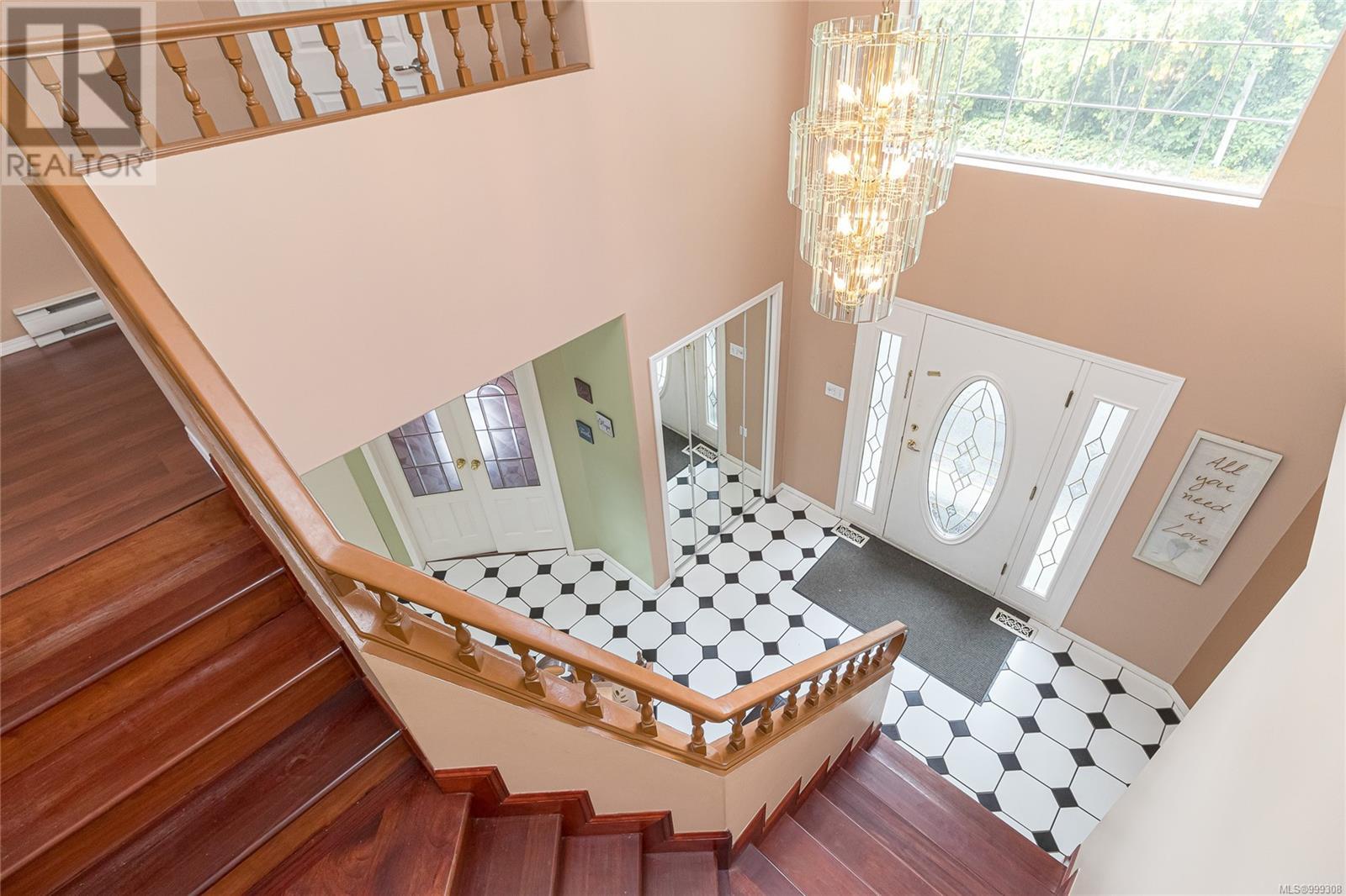 Photo 7 of 1211 Burnside Rd W, Saanich BC