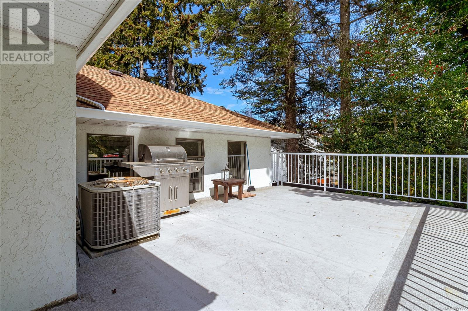 Photo 74 of 1211 Burnside Rd W, Saanich BC